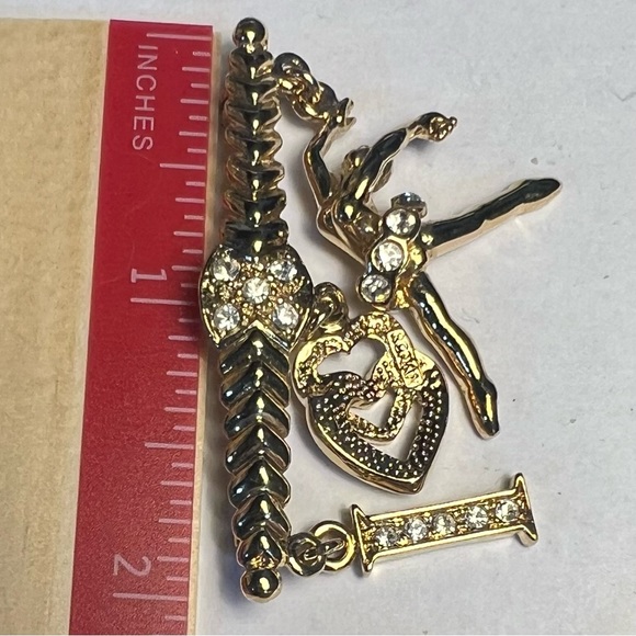 Roma I Love Ballet Dancing Dangling Pin - Picture 5 of 5